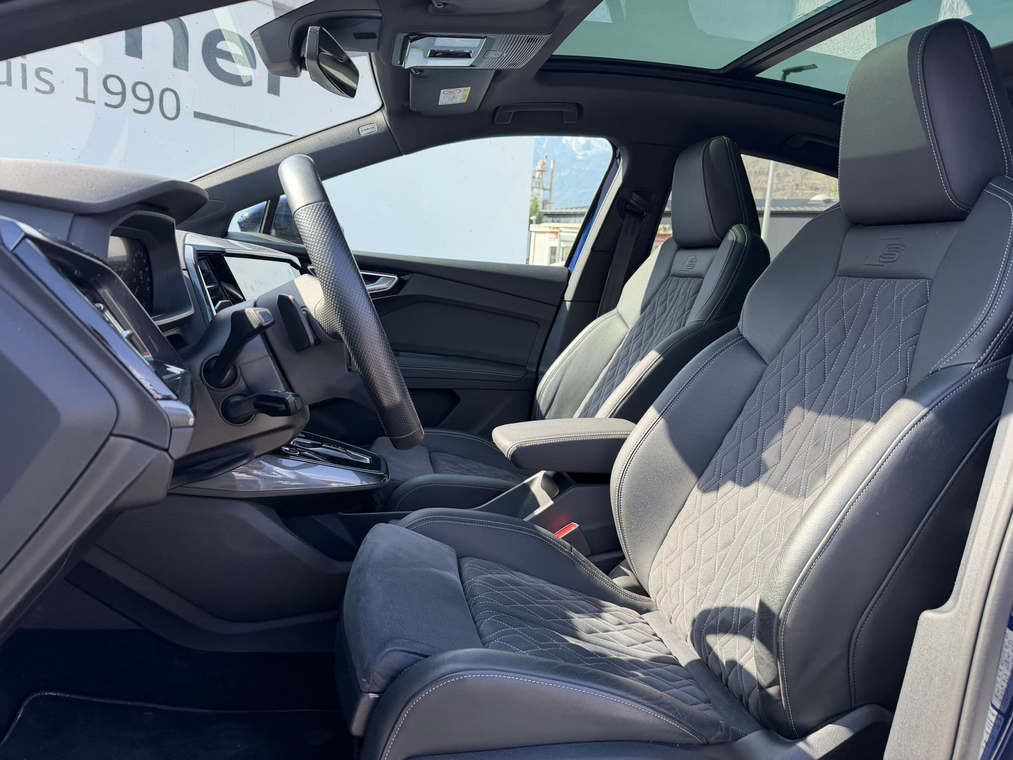 AUDI Q4 e-tron - Image 8