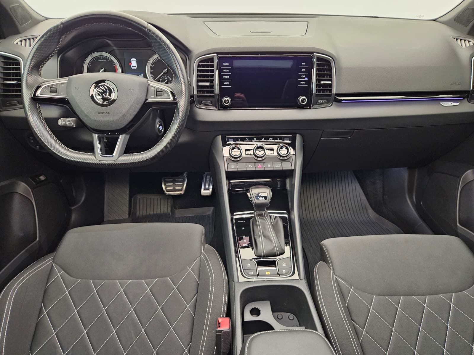 SKODA KAROQ - Image 9