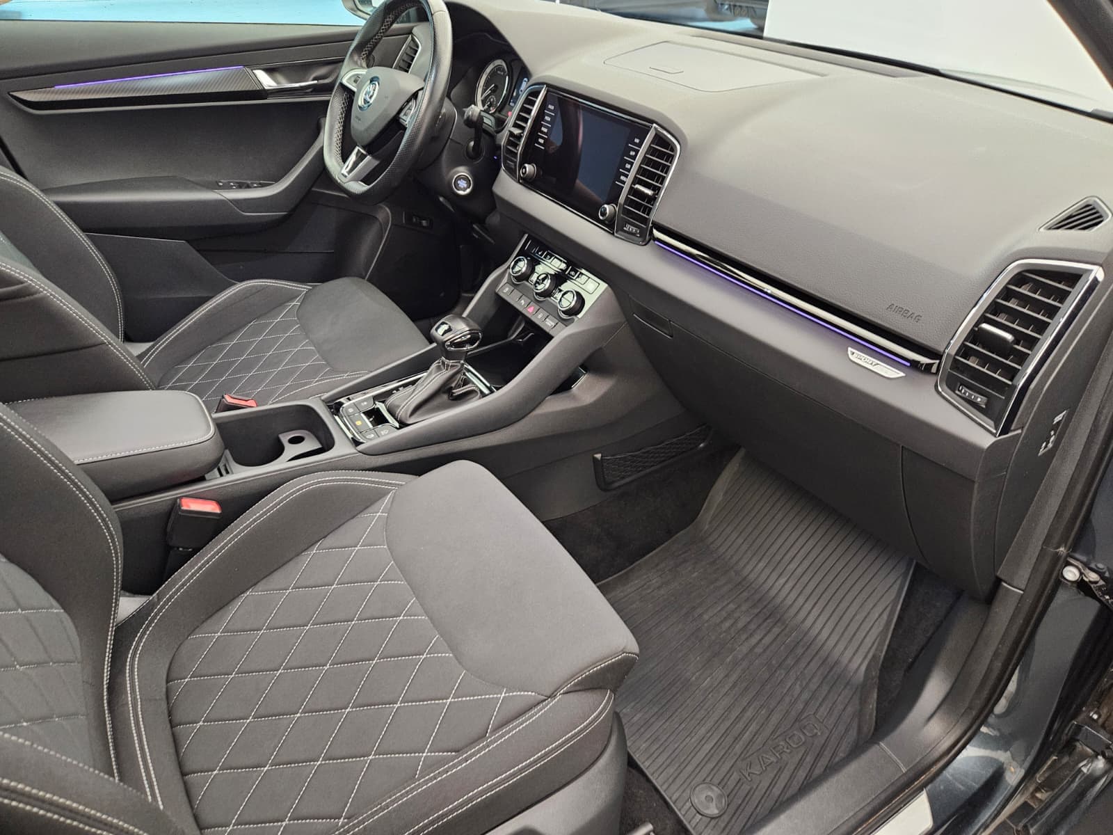SKODA KAROQ - Image 13