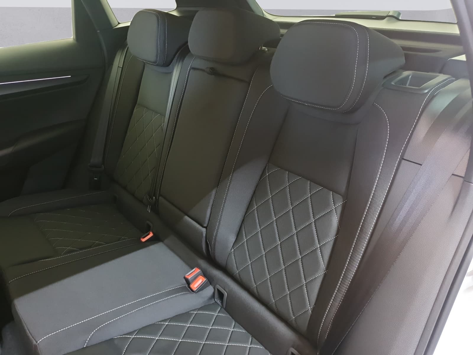 SKODA KAROQ - Image 11