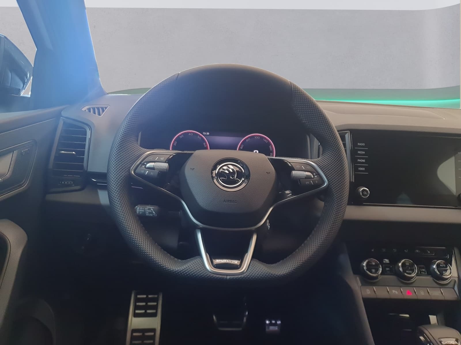 SKODA KAROQ - Image 9