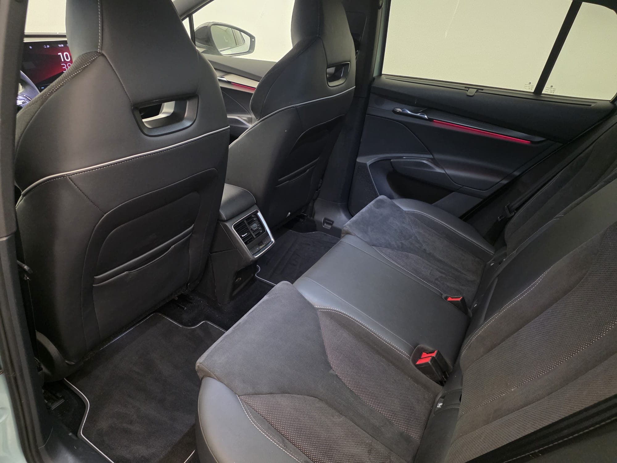 SKODA ENYAQ iV - Image 14