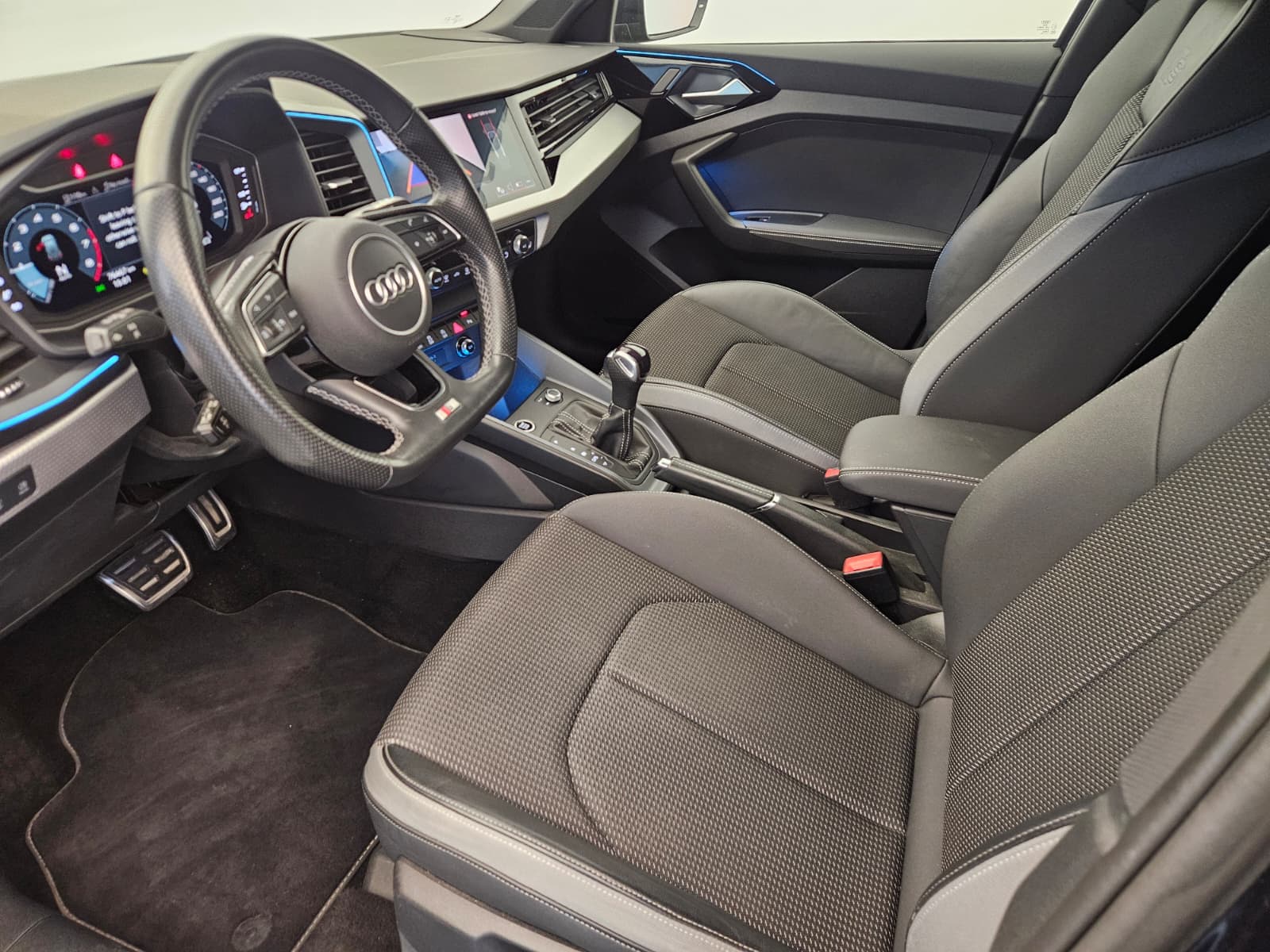 AUDI A1 - Image 11