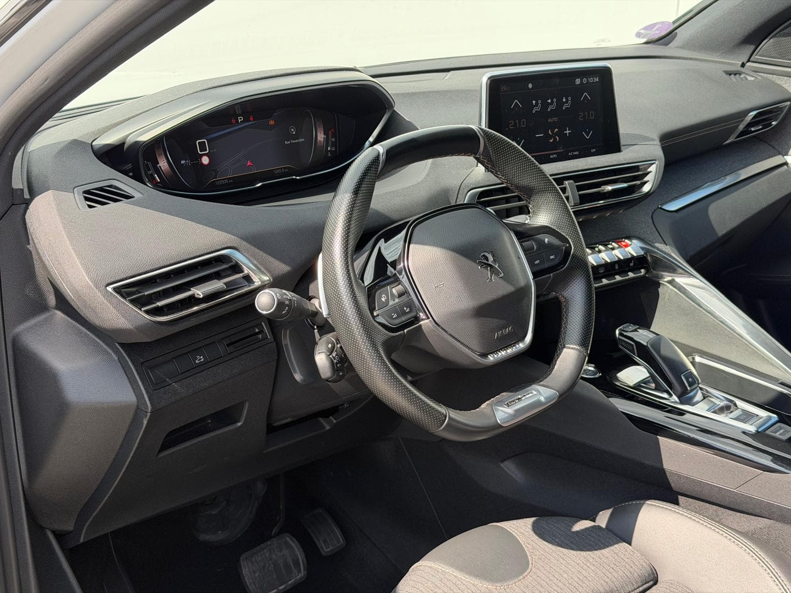 PEUGEOT 3008 - Image 12