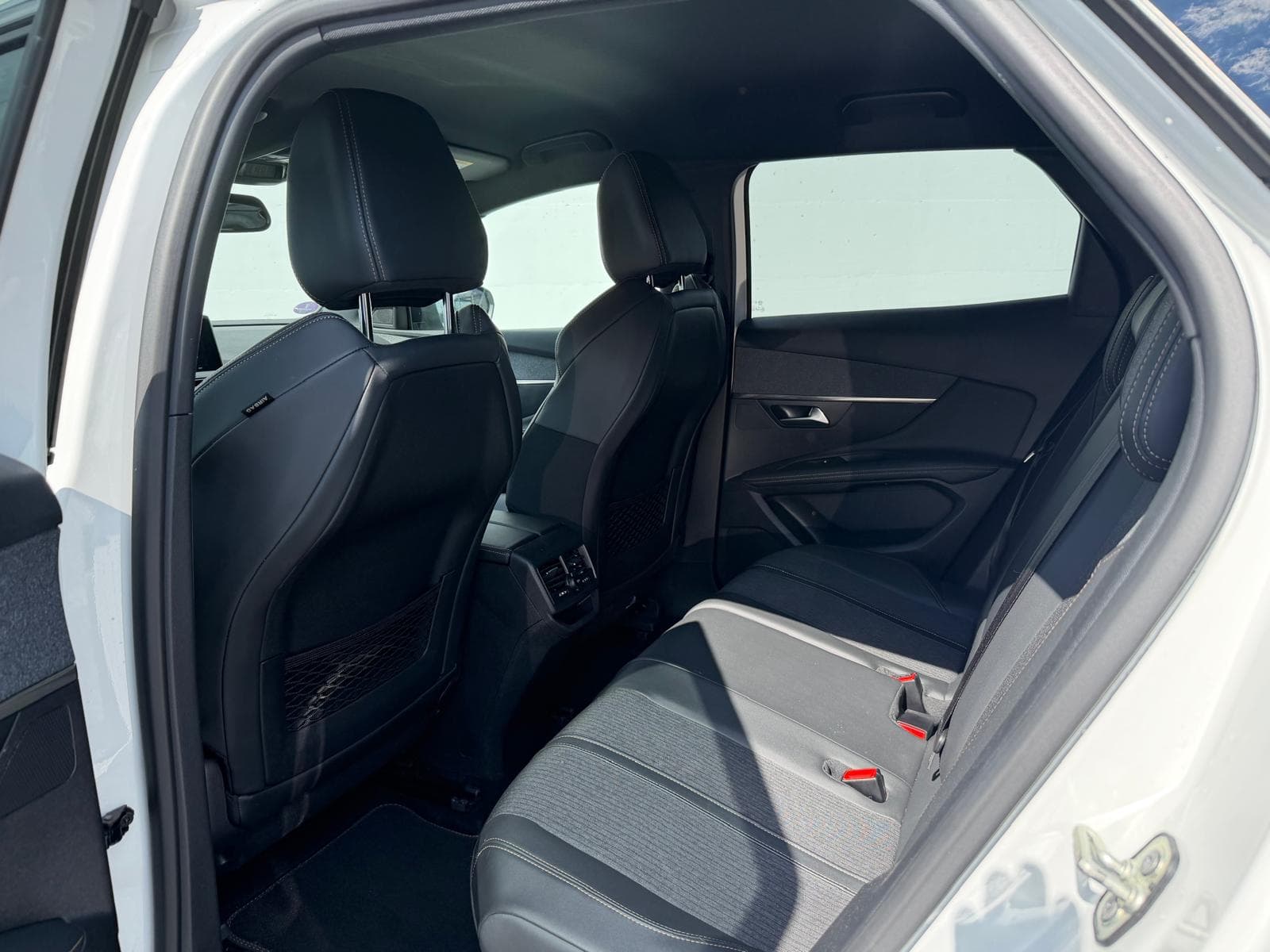 PEUGEOT 3008 - Image 9