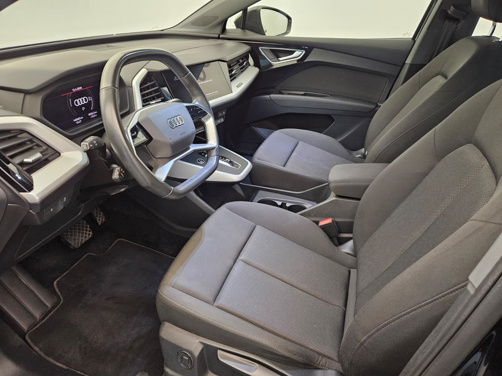 AUDI Q4 e-tron - Image 12