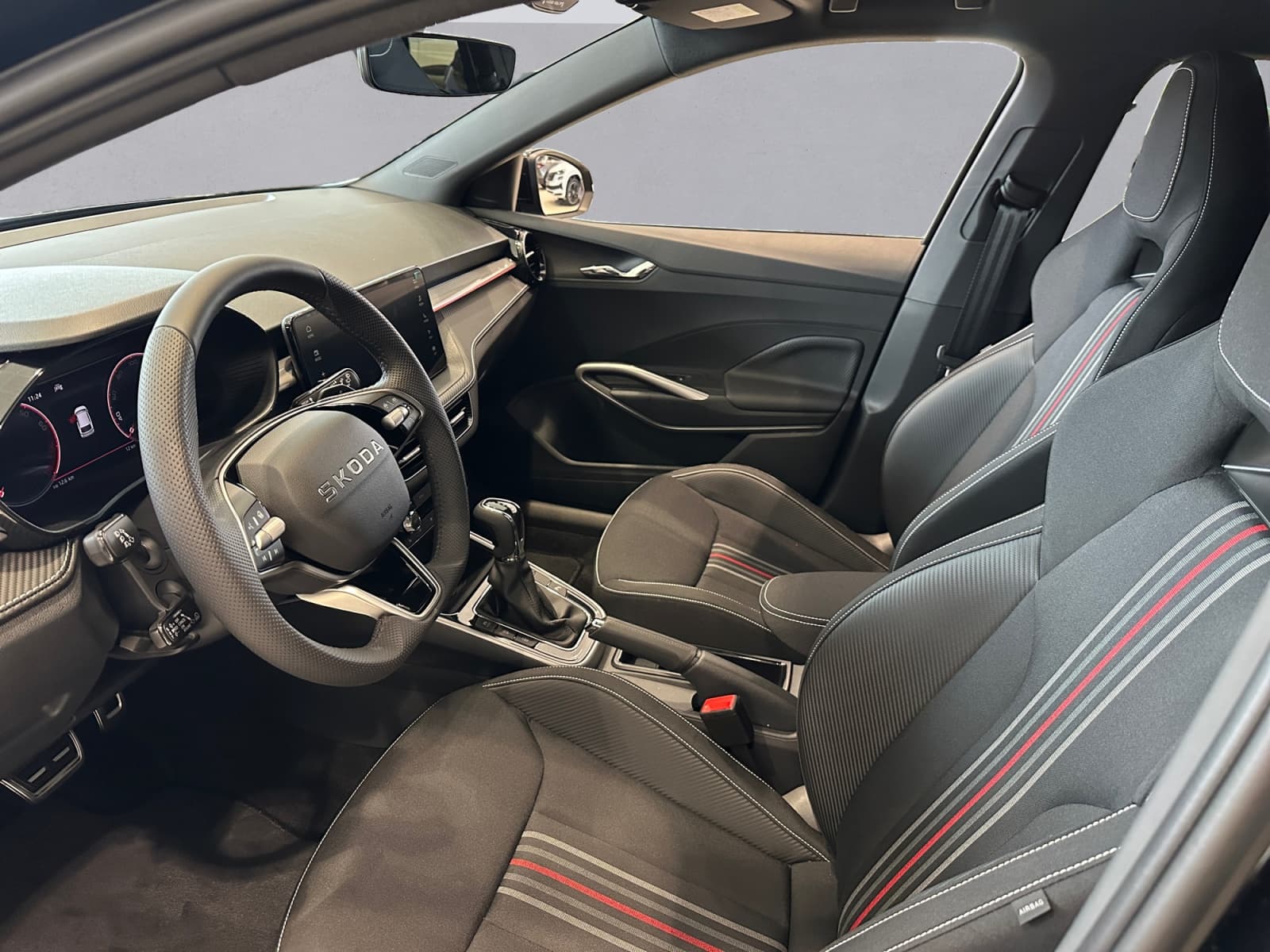 SKODA FABIA - Image 9