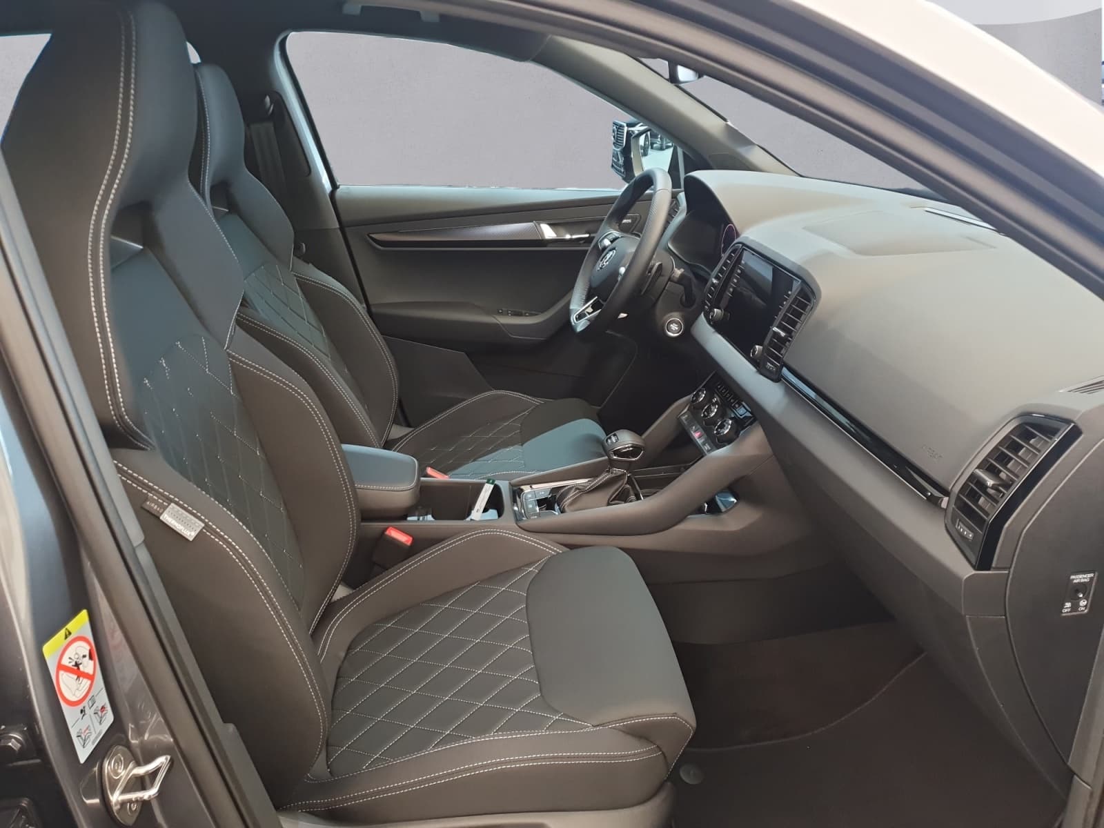 SKODA KAROQ - Image 13