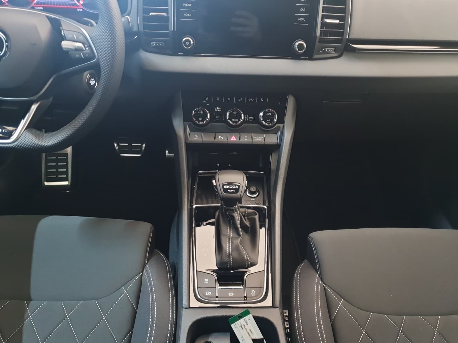 SKODA KAROQ - Image 11