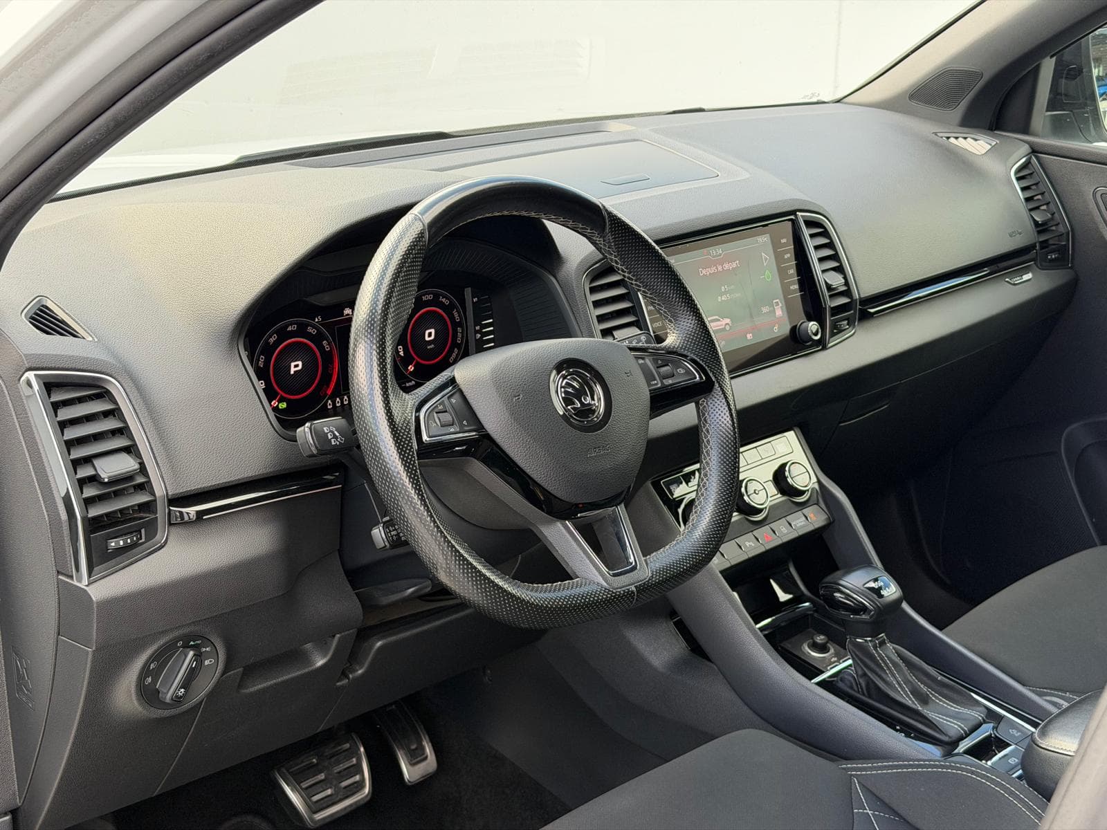SKODA KAROQ - Image 11