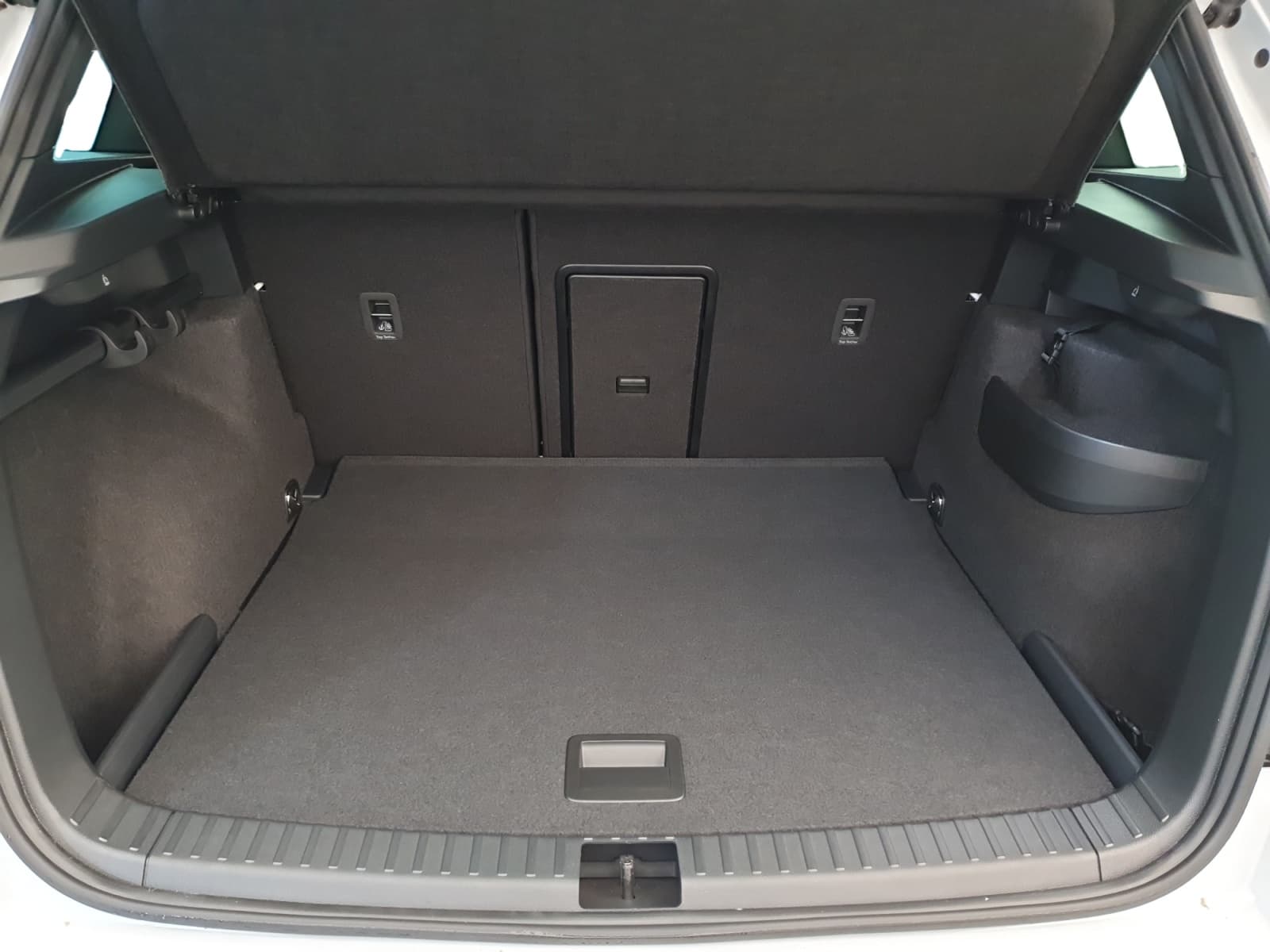 SKODA KAROQ - Image 13