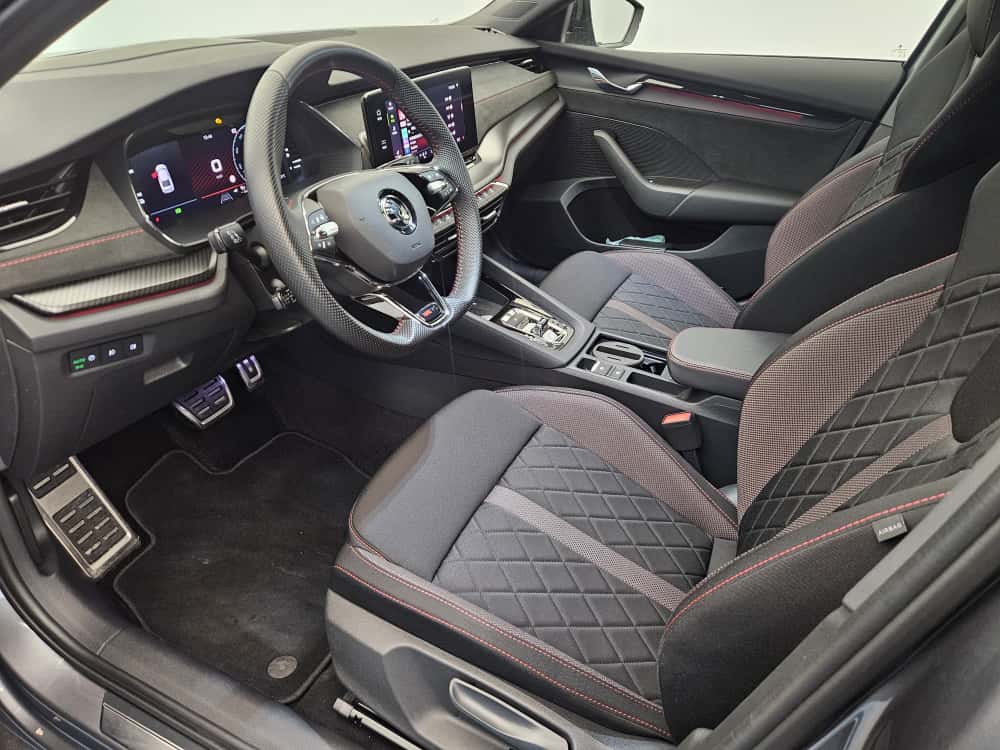 SKODA OCTAVIA - Image 11