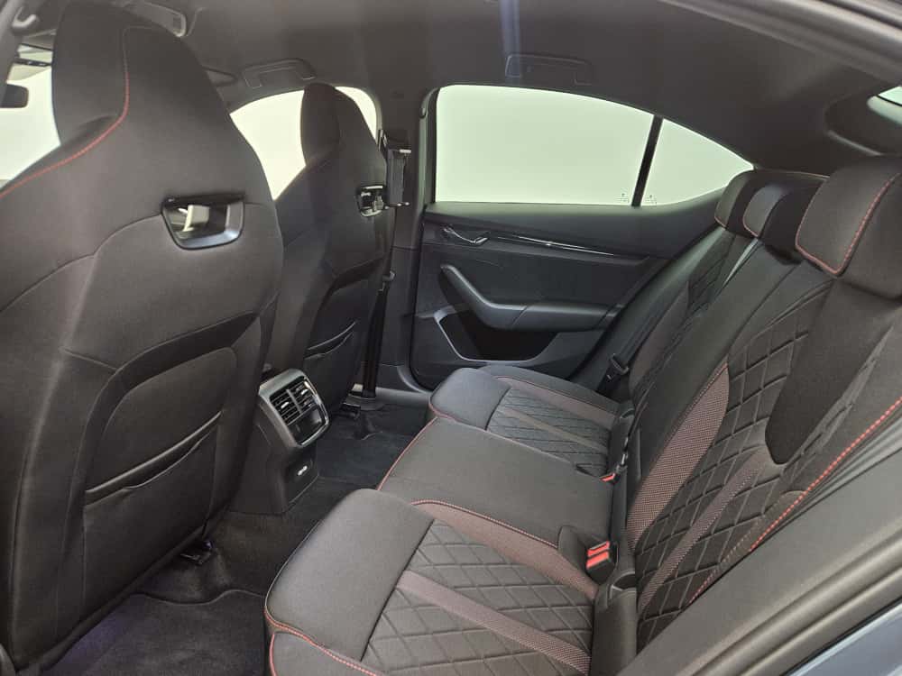 SKODA OCTAVIA - Image 13