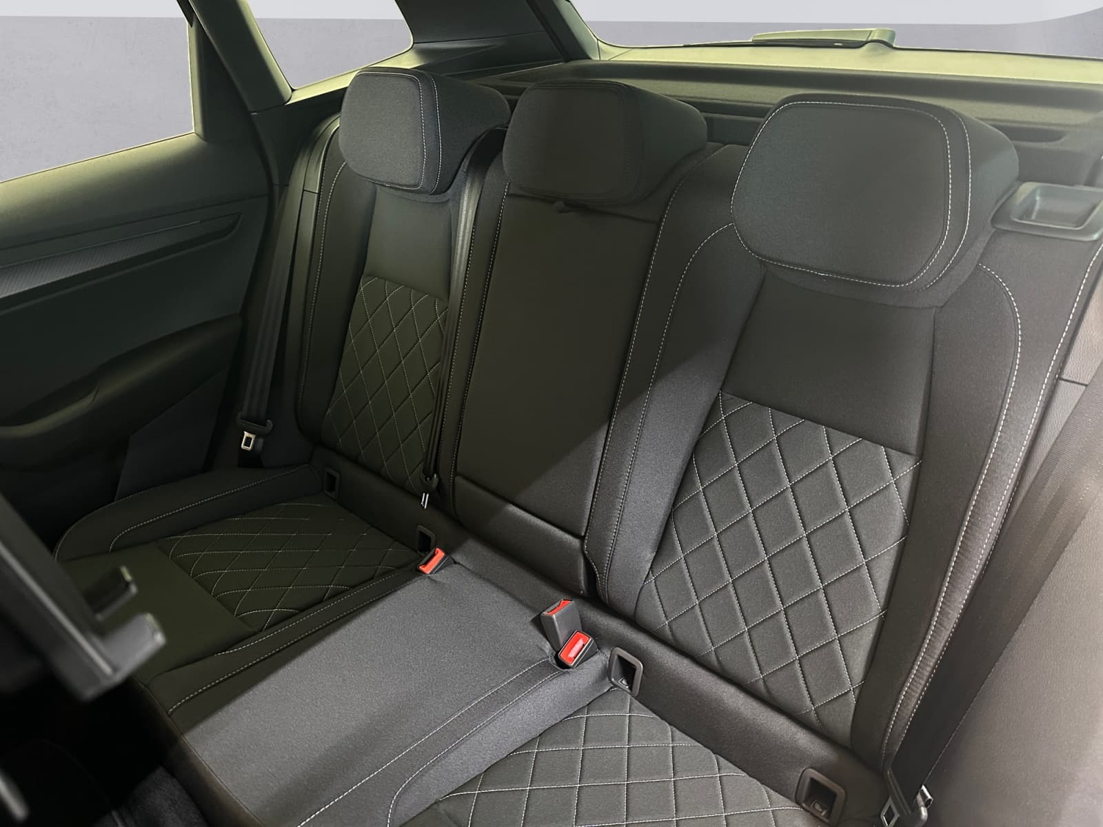 SKODA KAROQ - Image 12