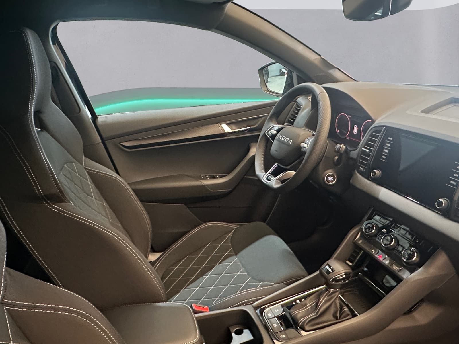 SKODA KAROQ - Image 13