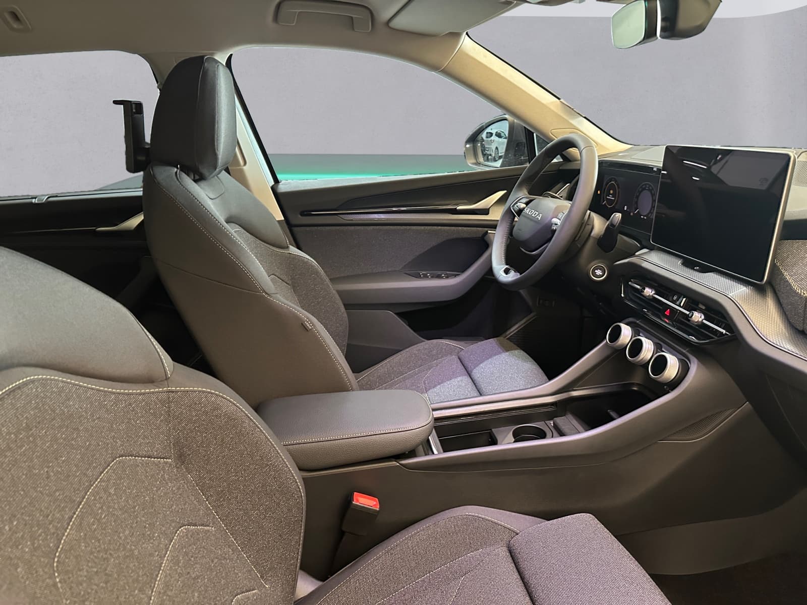 SKODA KODIAQ - Image 10