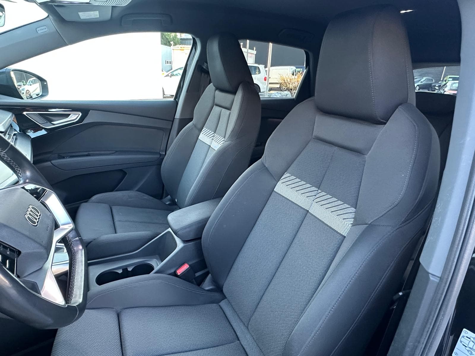 AUDI Q4 e-tron - Image 6