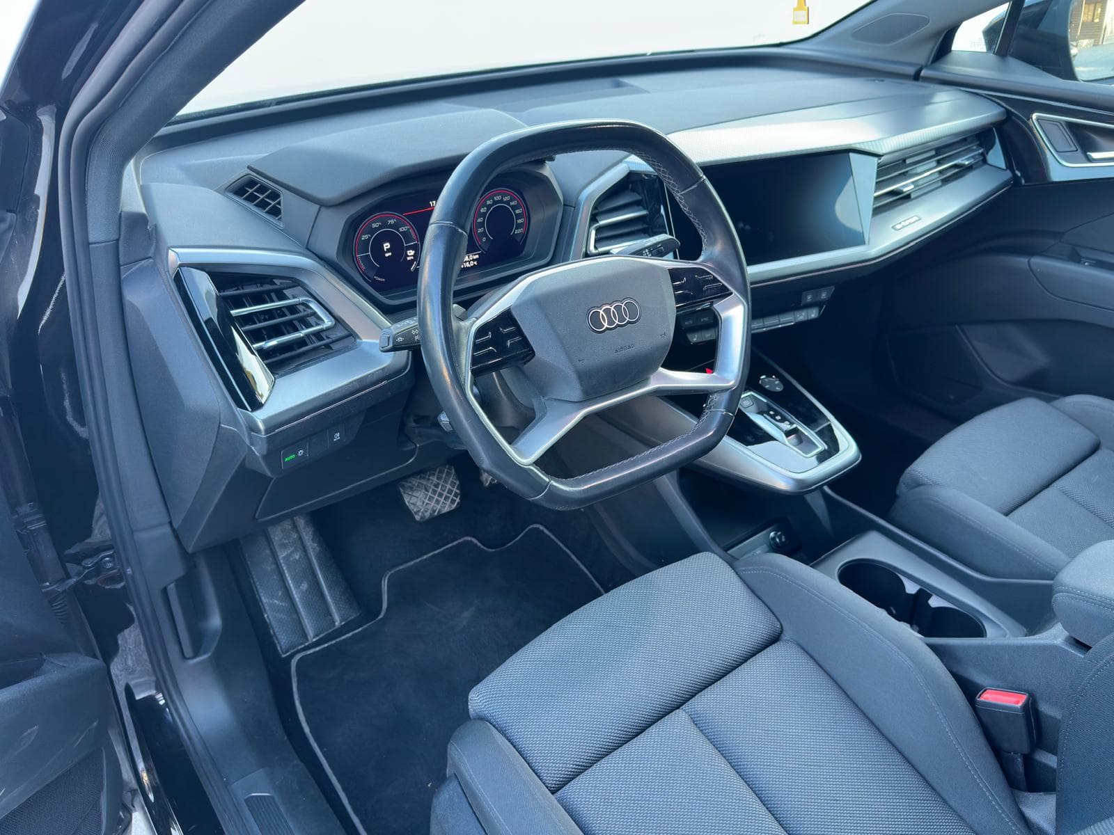 AUDI Q4 e-tron - Image 7