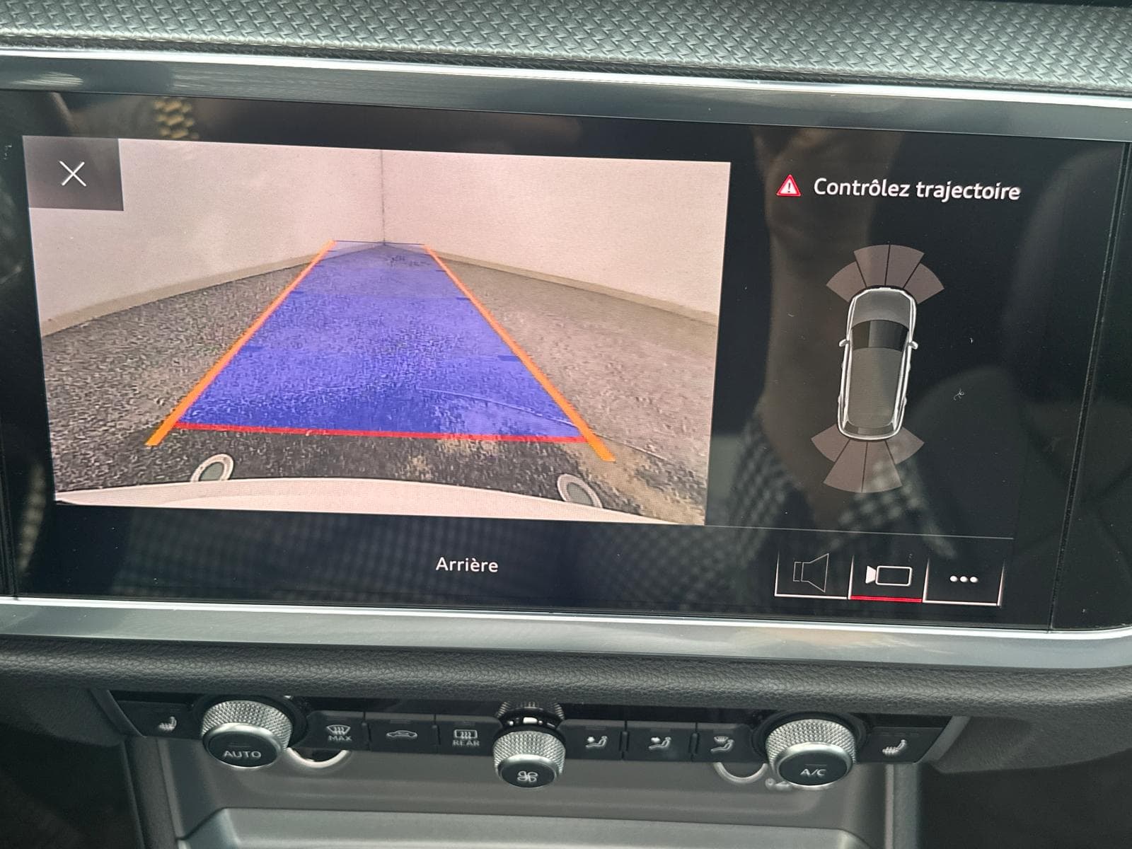 AUDI Q3 - Image 12