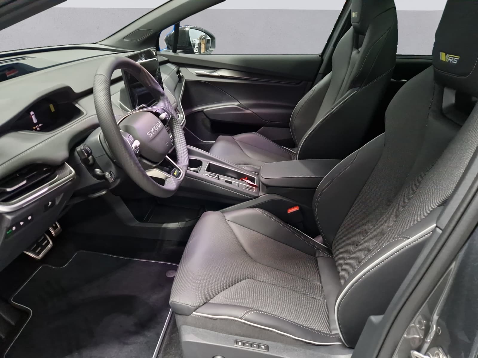 SKODA ENYAQ iV - Image 13