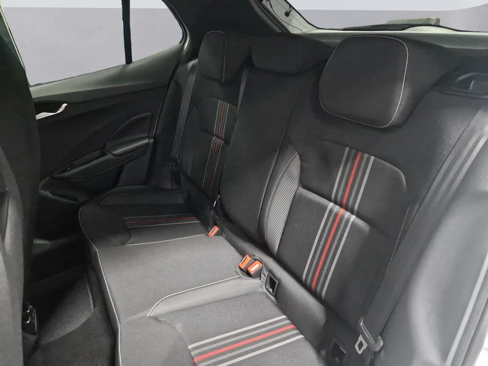 SKODA FABIA - Image 12