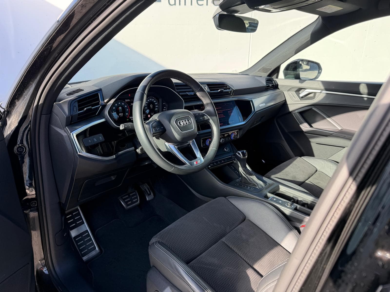AUDI Q3 - Image 8