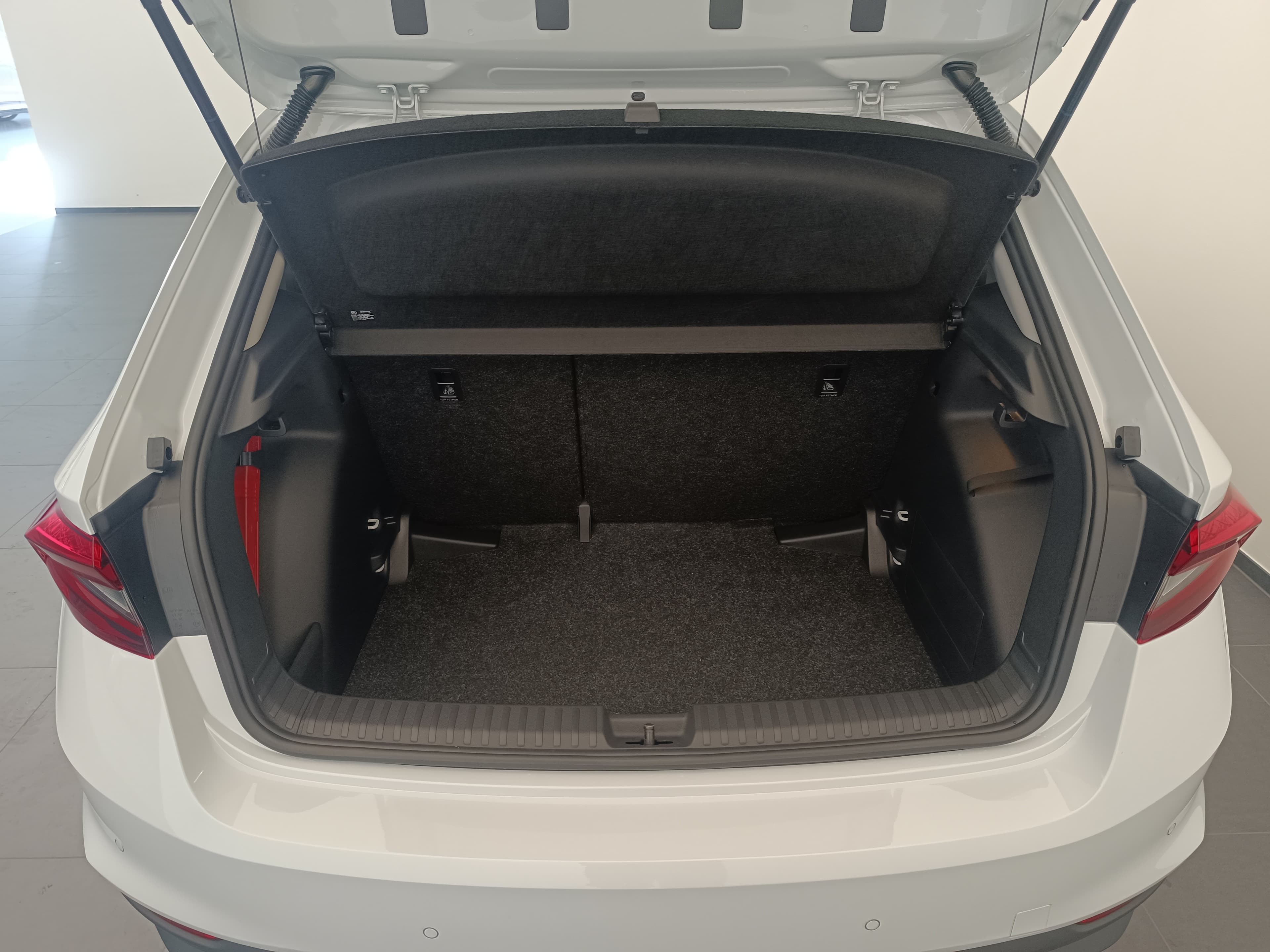 SKODA FABIA - Image 10
