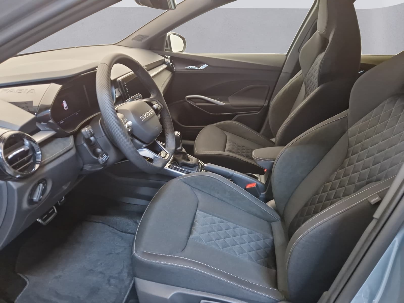 SKODA FABIA - Image 9