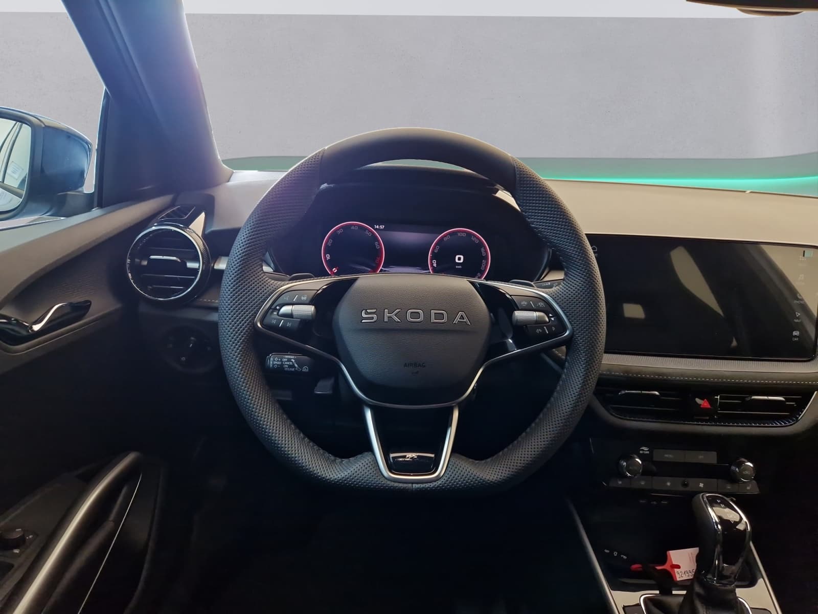 SKODA FABIA - Image 11