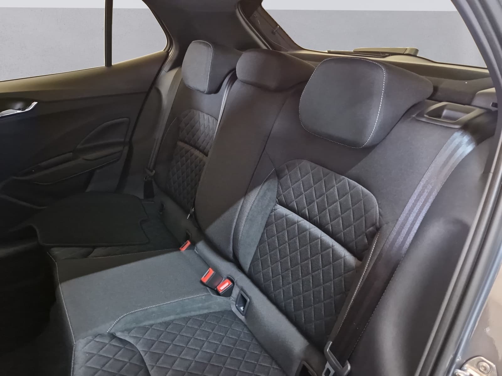 SKODA FABIA - Image 12