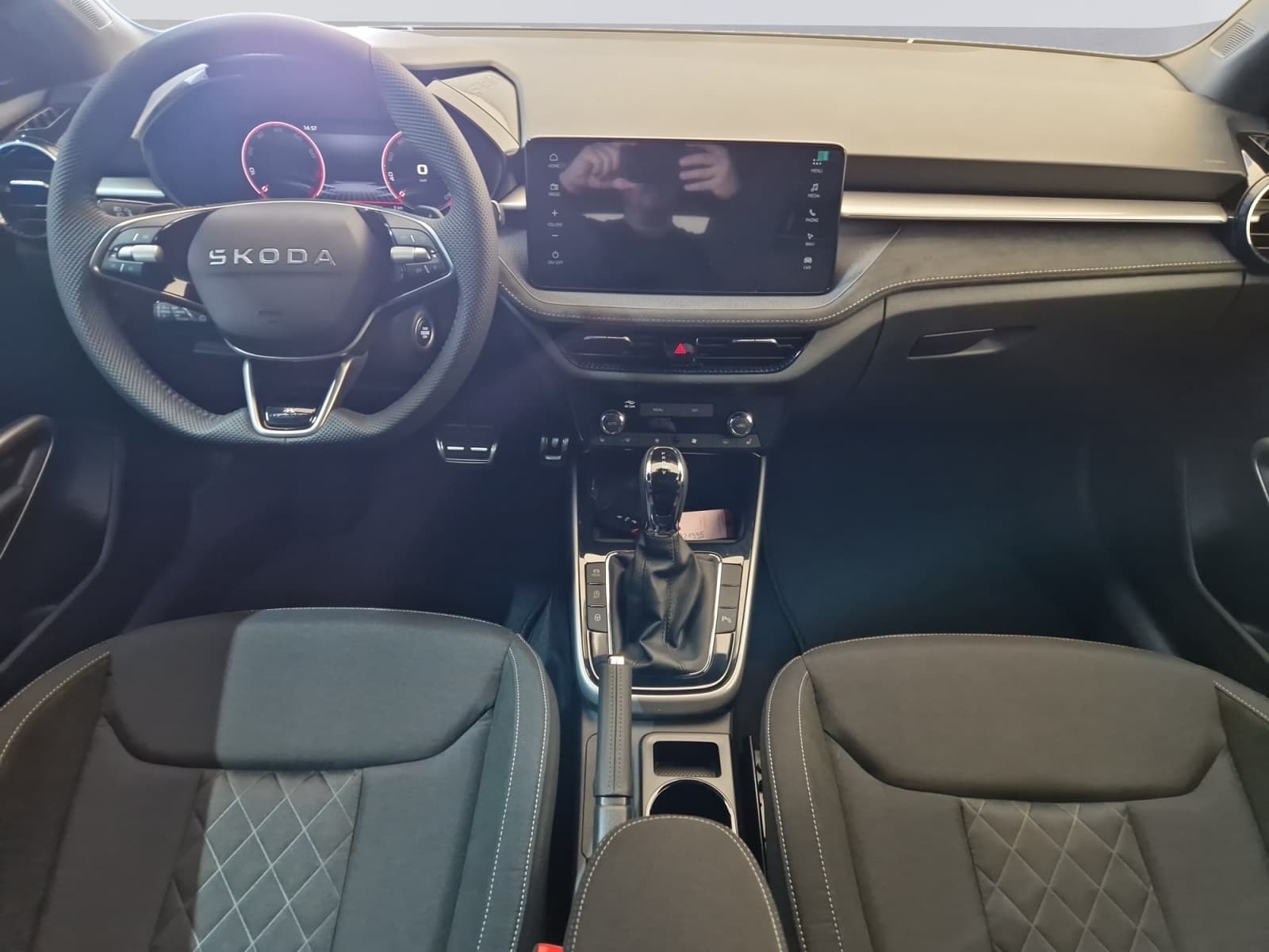 SKODA FABIA - Image 10