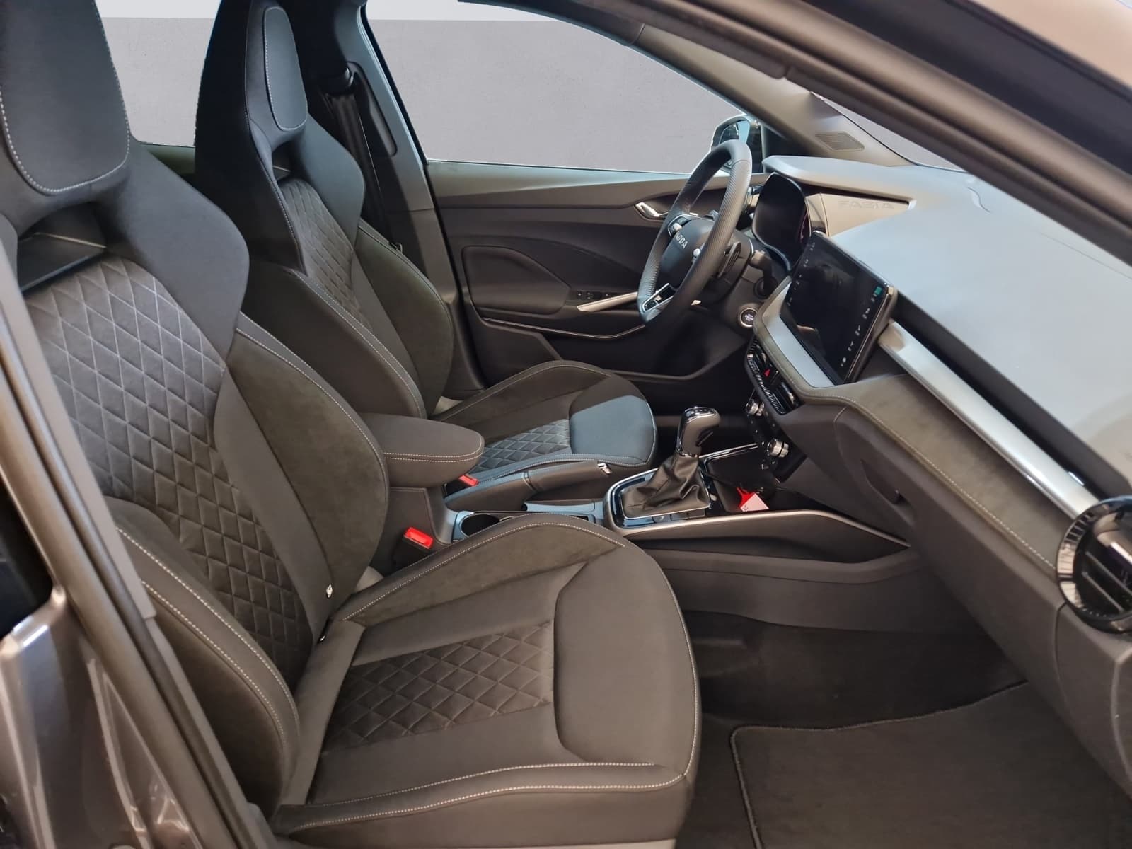 SKODA FABIA - Image 13