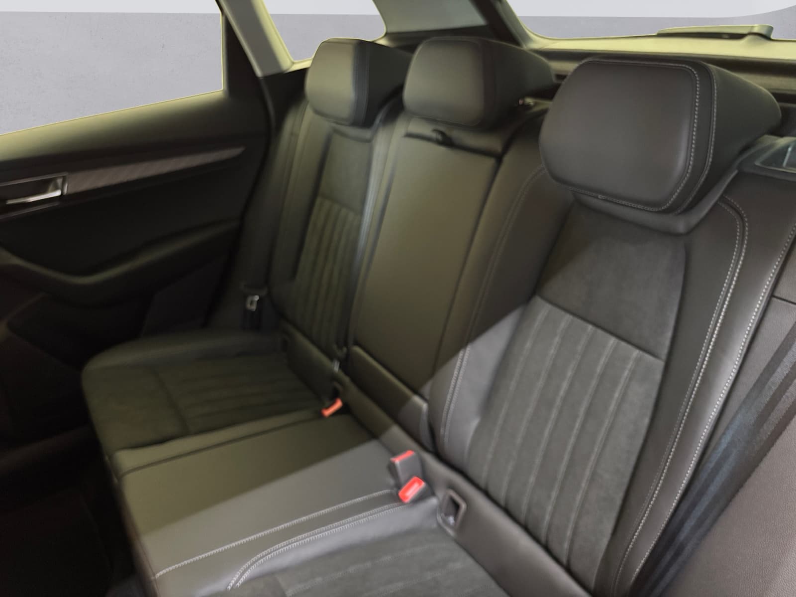 SKODA KAROQ - Image 9