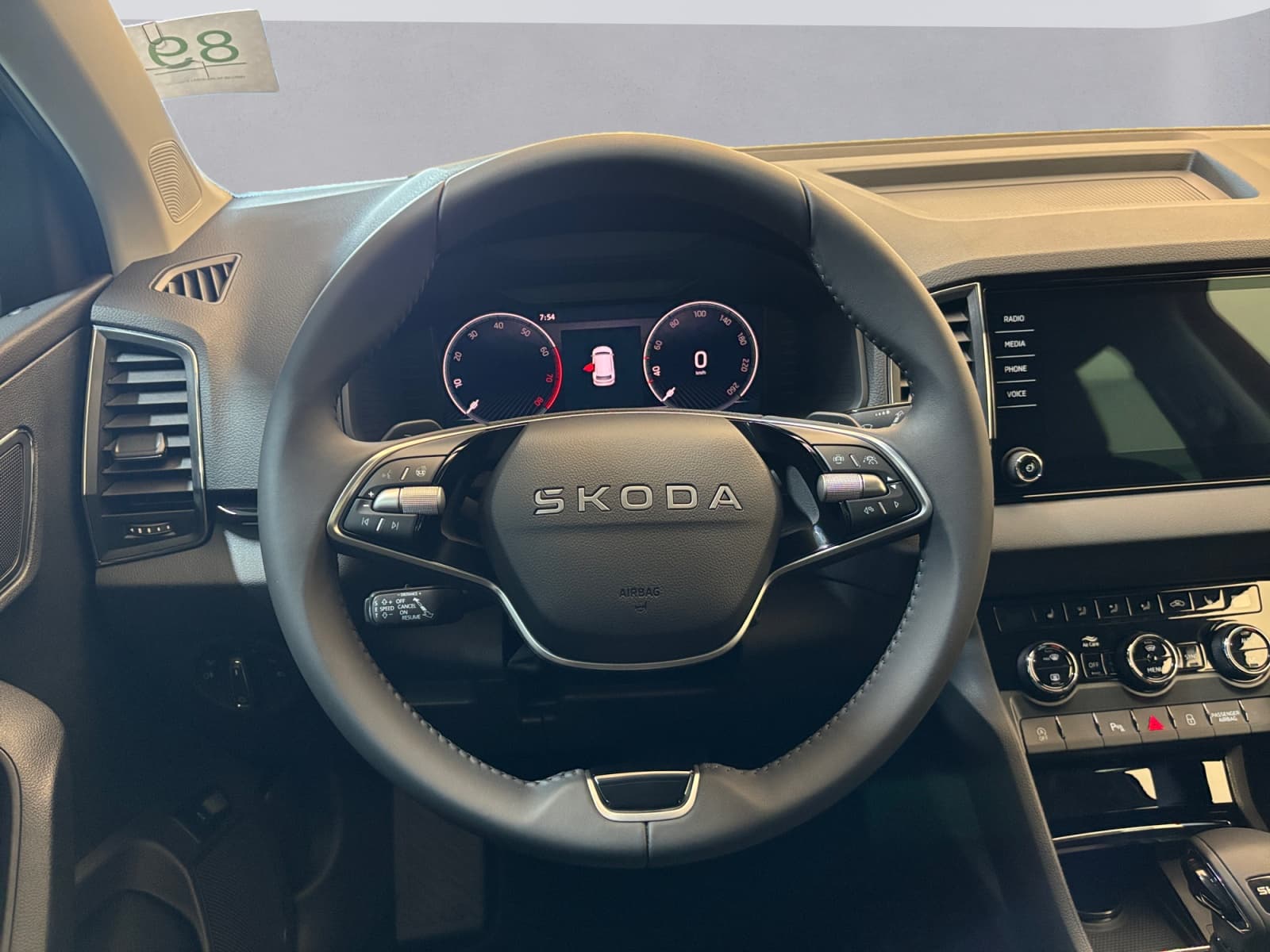 SKODA KAROQ - Image 8