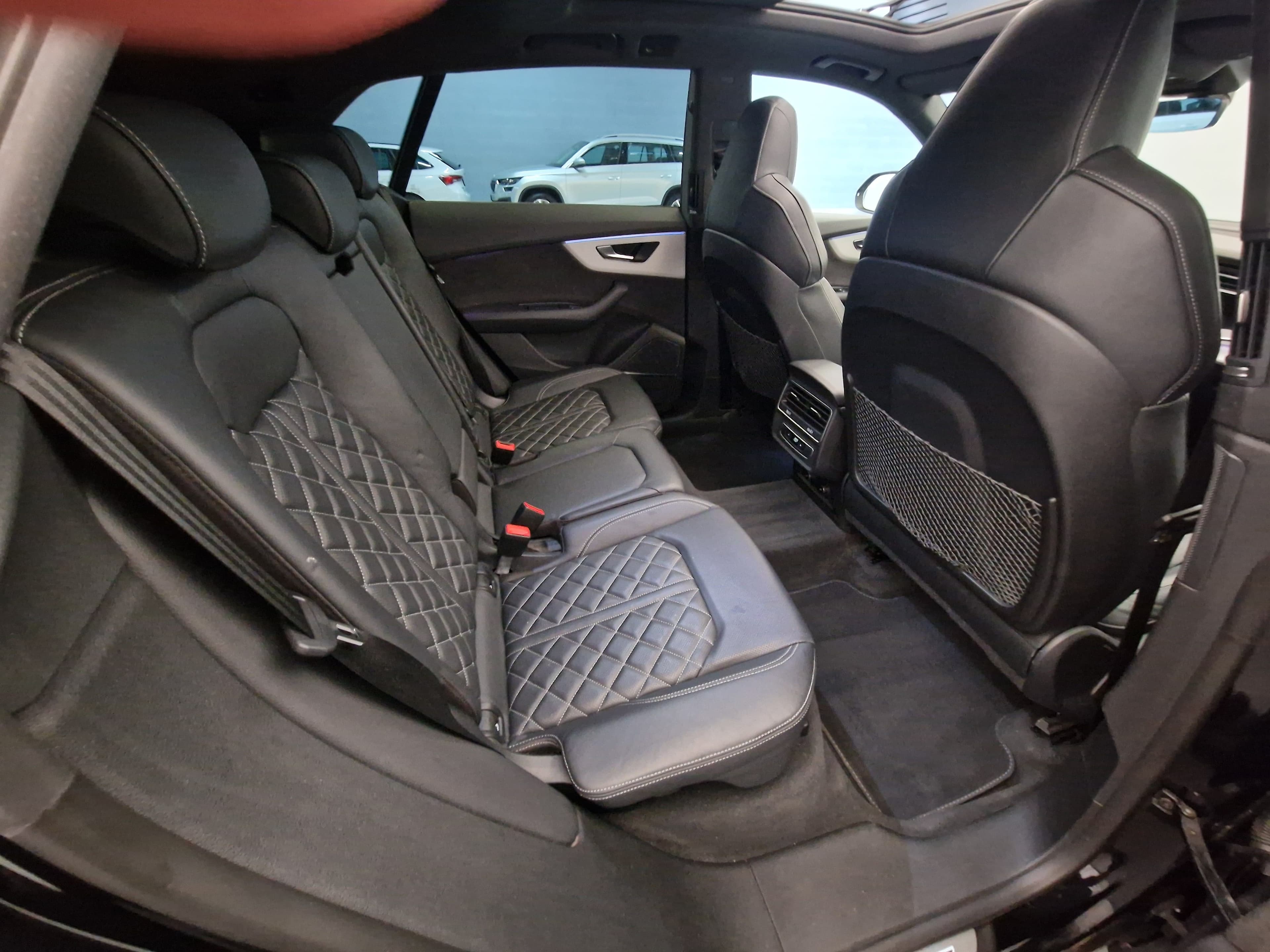 AUDI Q8 - Image 14