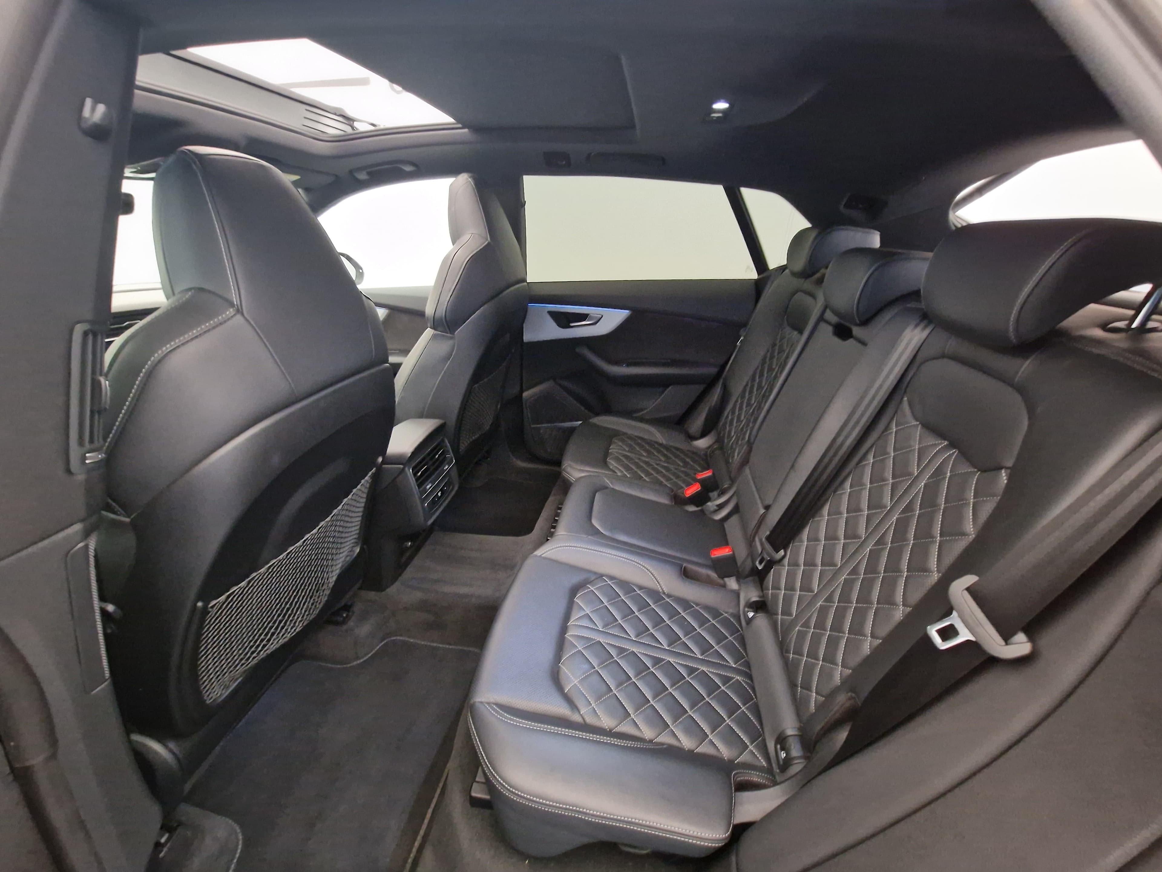 AUDI Q8 - Image 13