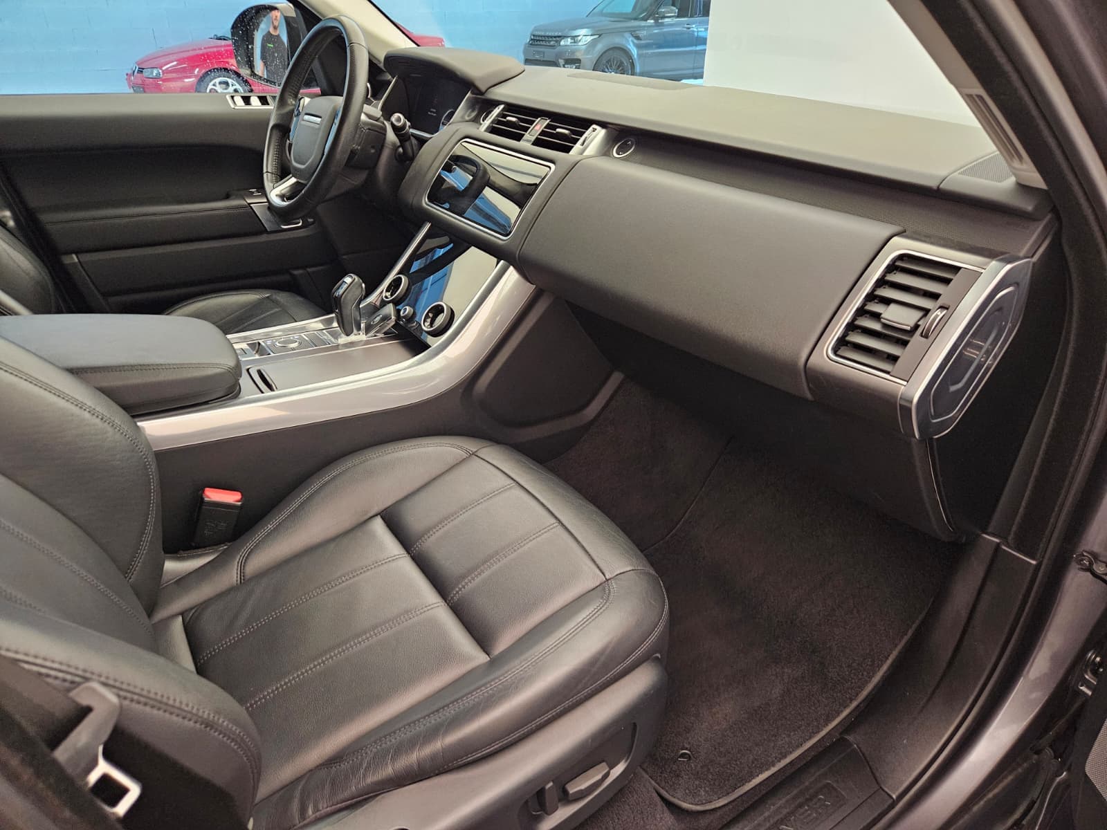 LAND ROVER RANGE ROVER SPORT - Image 12