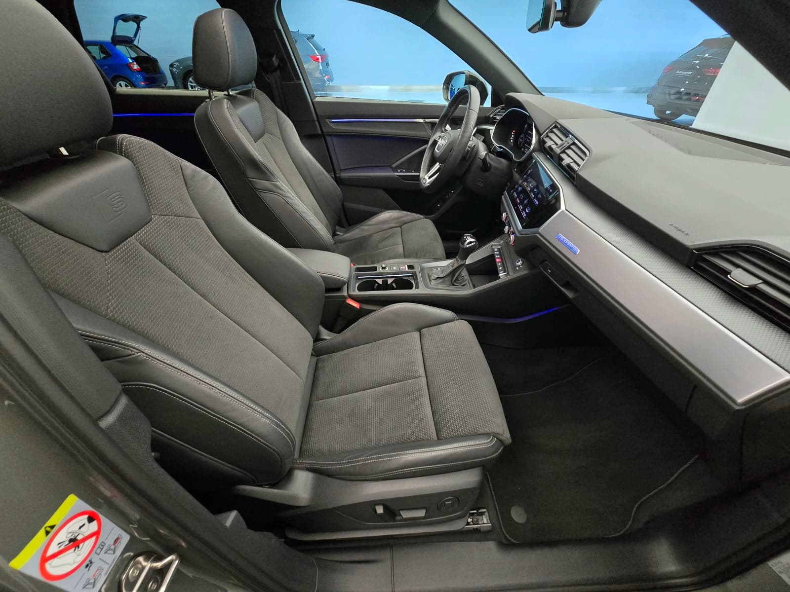 AUDI Q3 - Image 13