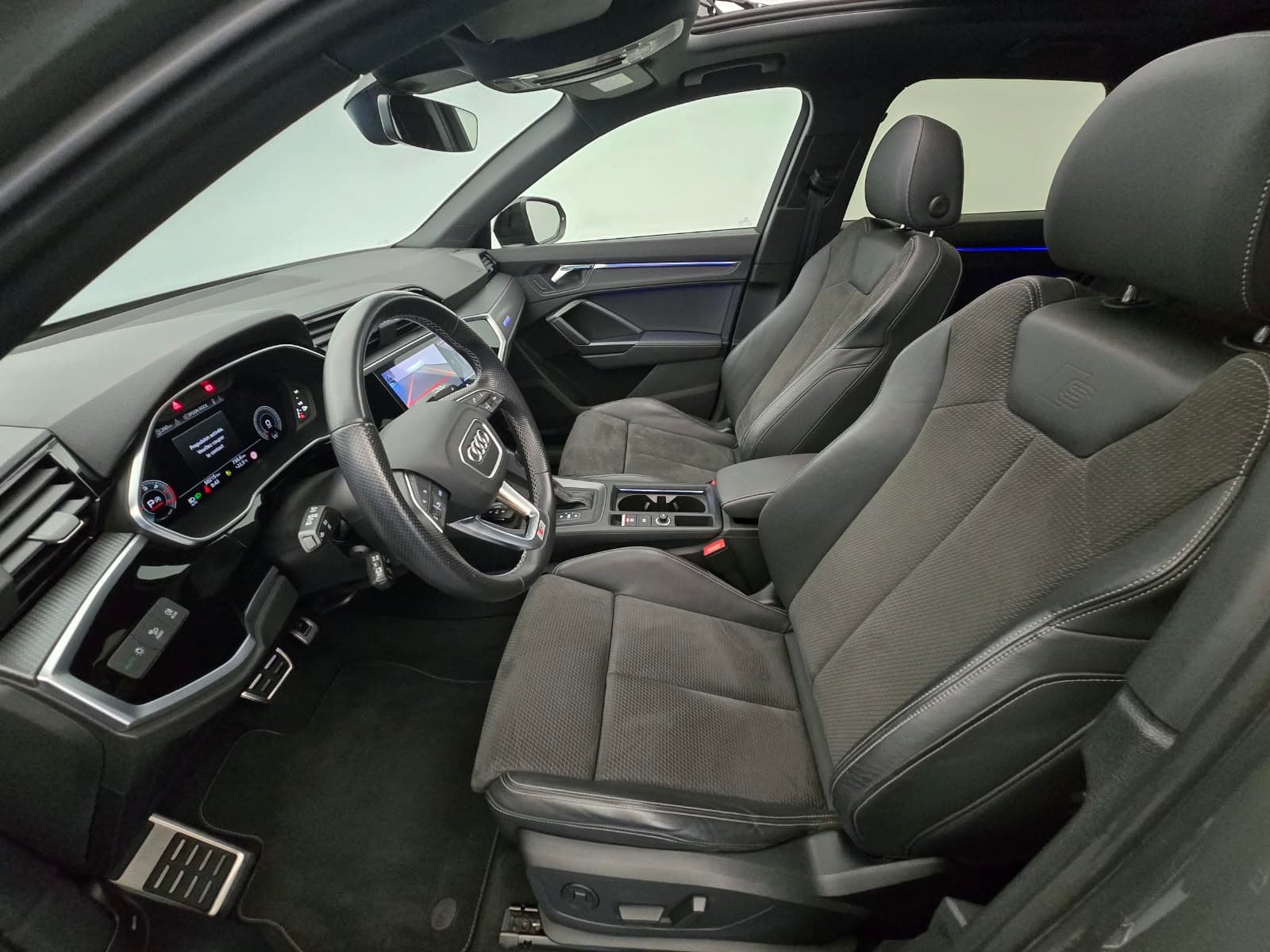 AUDI Q3 - Image 12