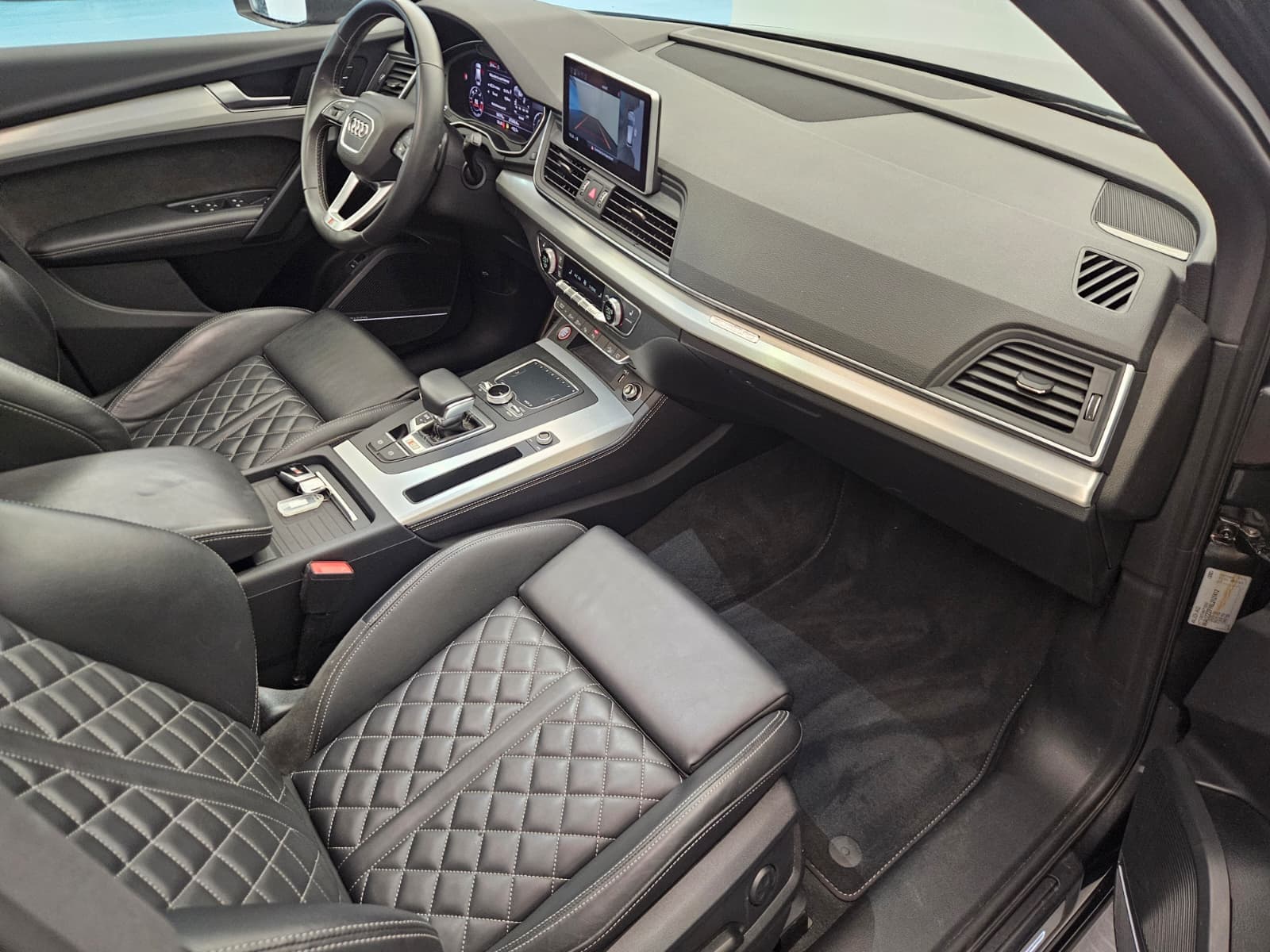 AUDI SQ5 - Image 12