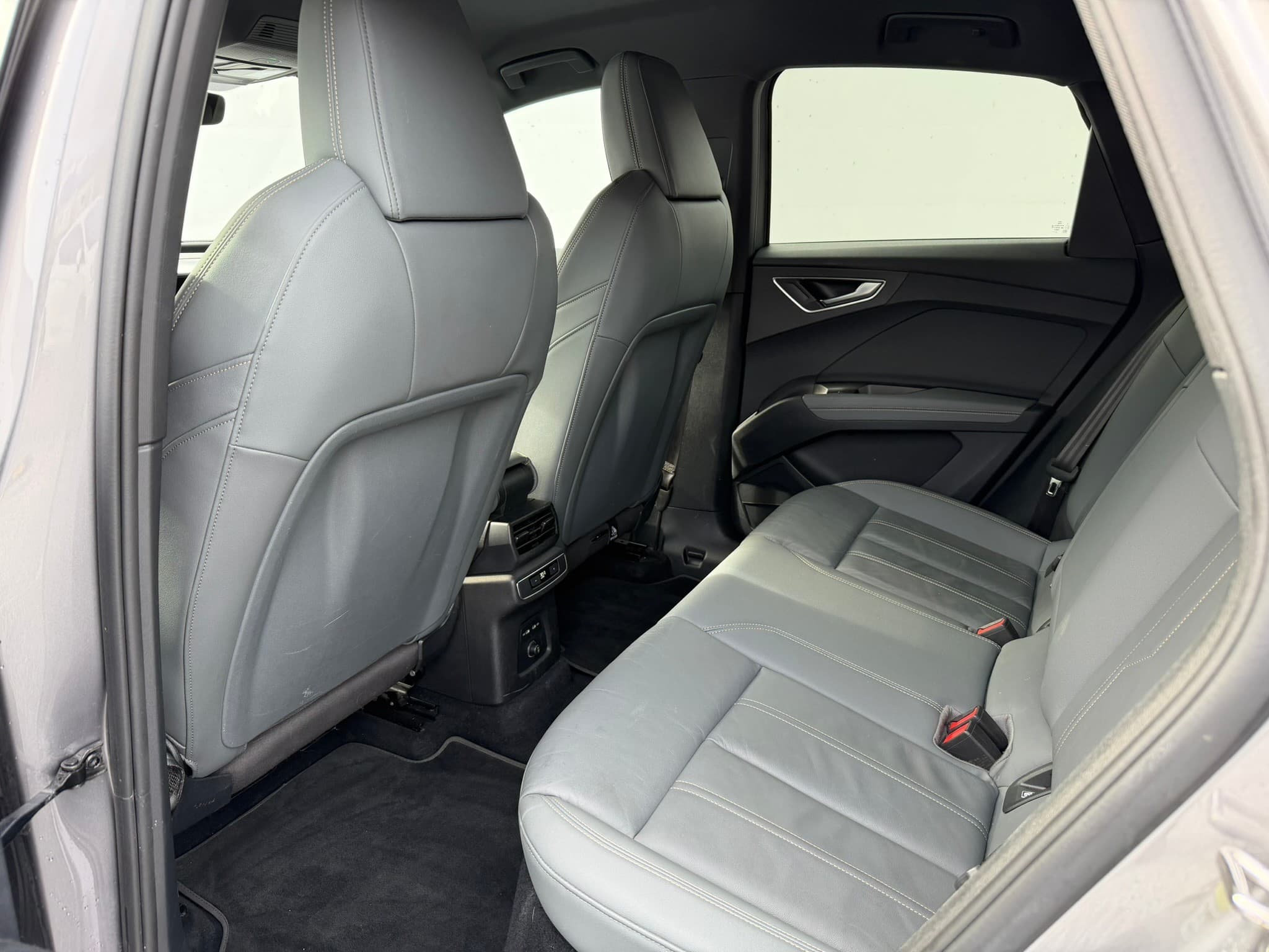 AUDI Q4 e-tron - Image 9