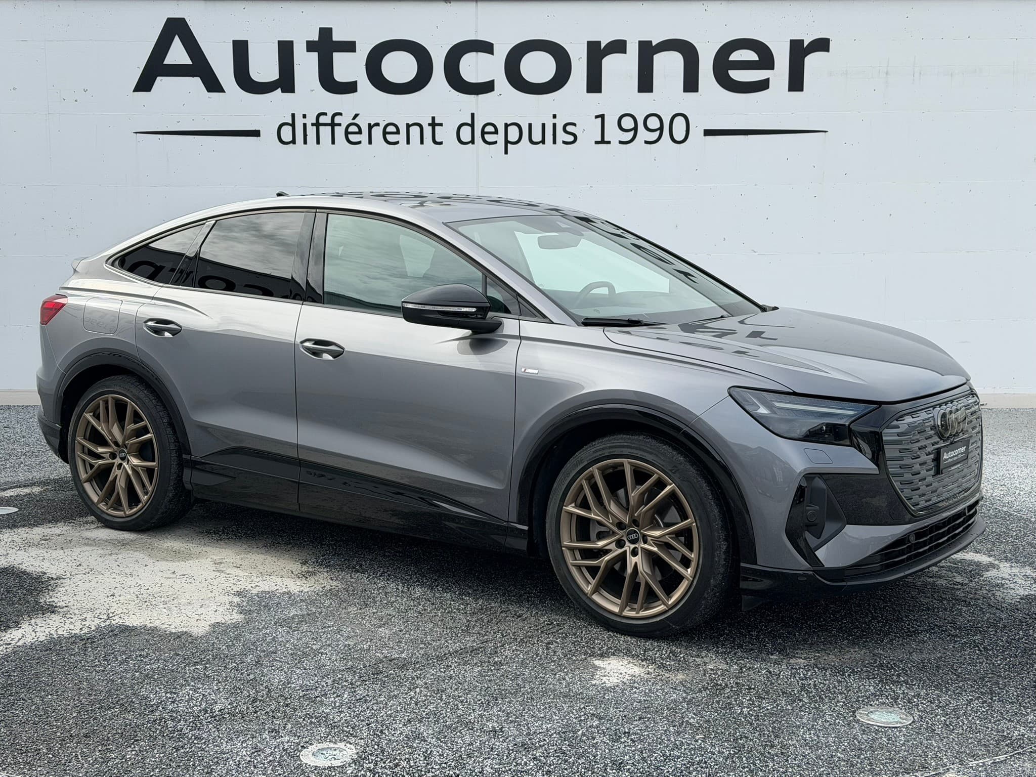 AUDI Q4 e-tron - Image 2