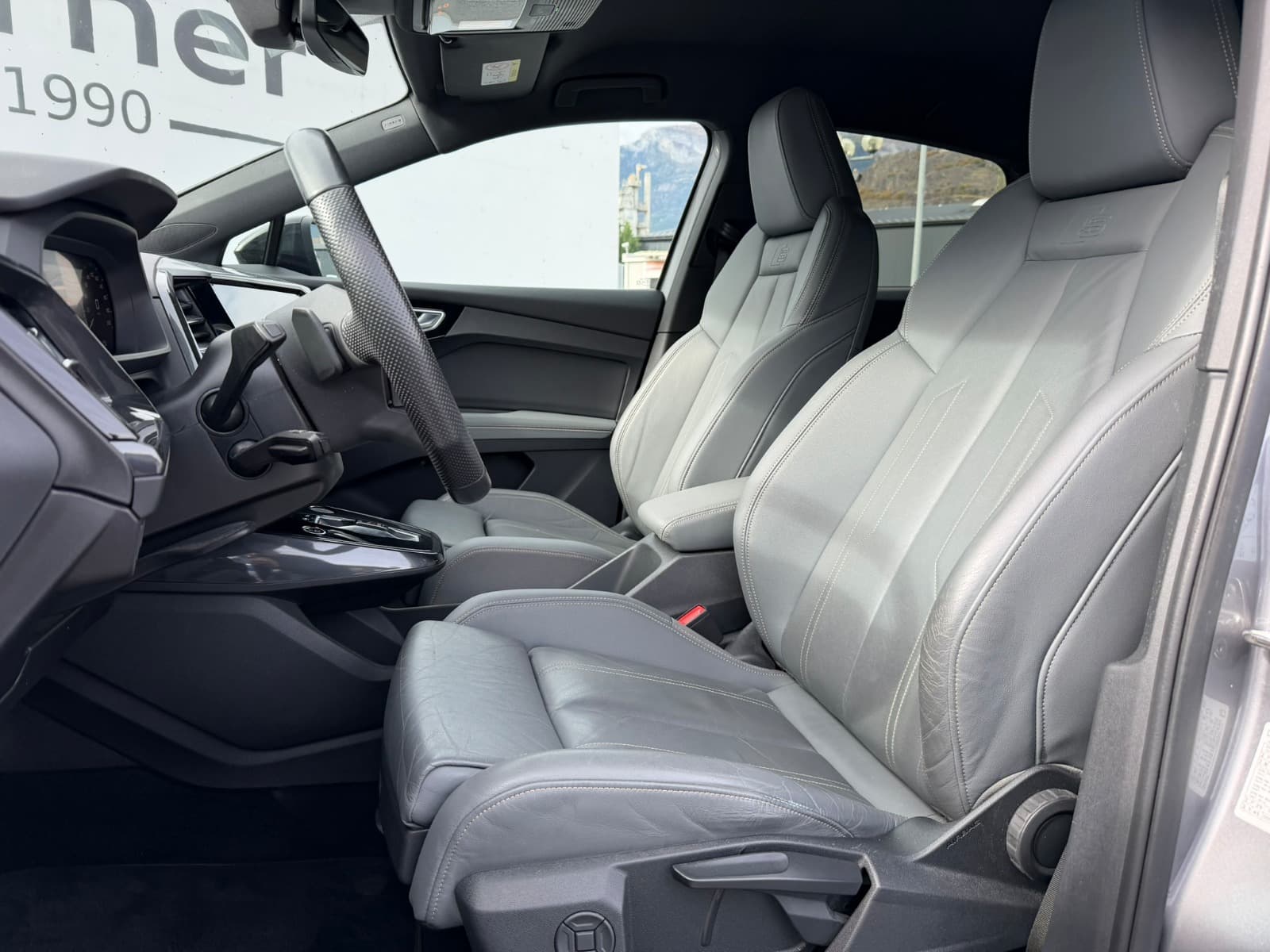 AUDI Q4 e-tron - Image 9