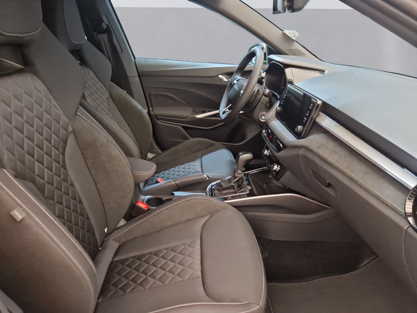 SKODA FABIA - Image 13