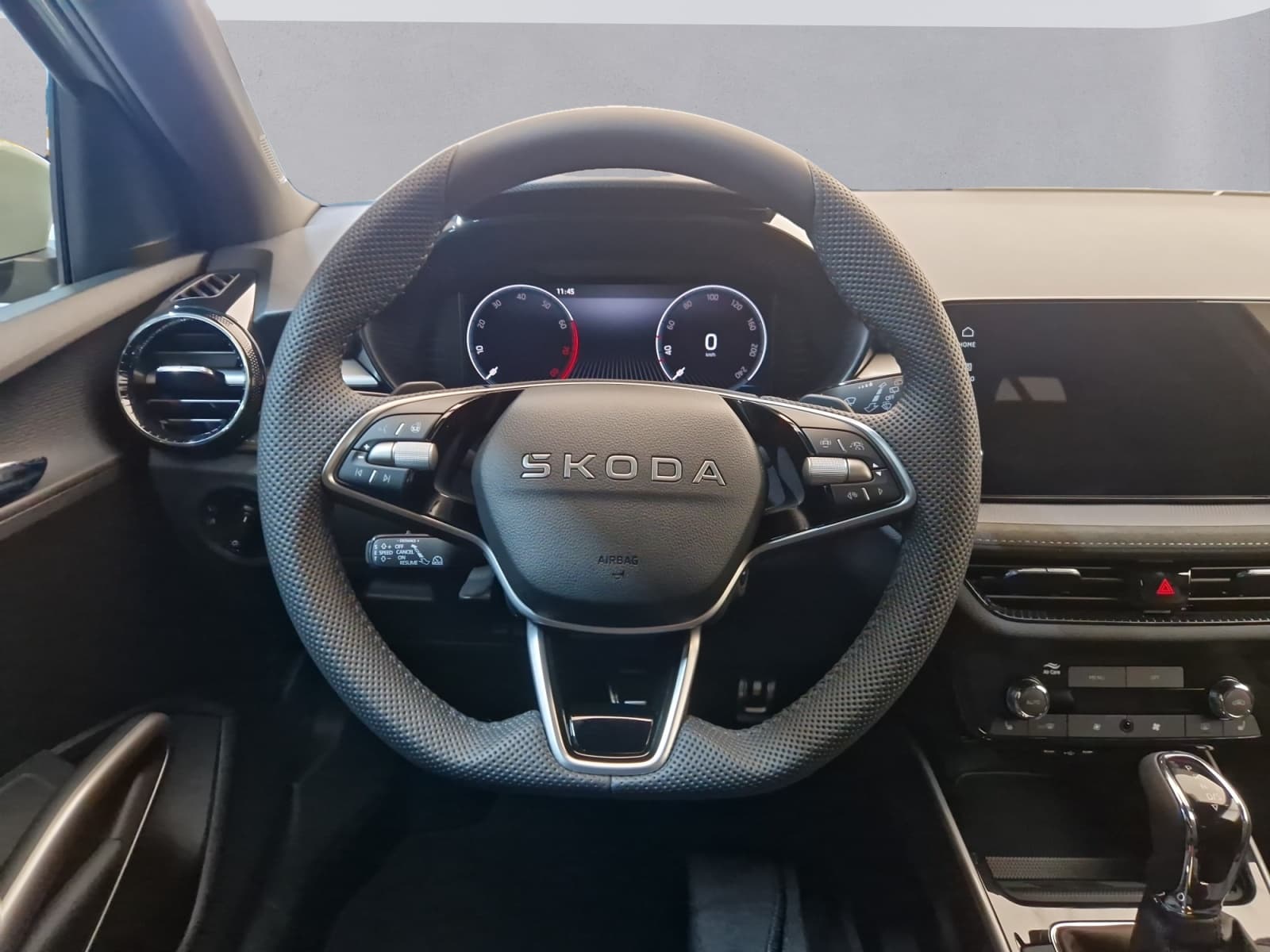 SKODA FABIA - Image 12