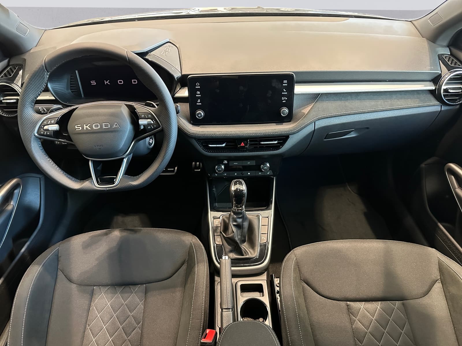 SKODA FABIA - Image 10