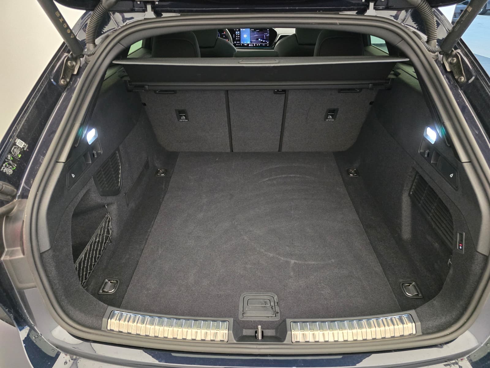 AUDI A5 - Image 17