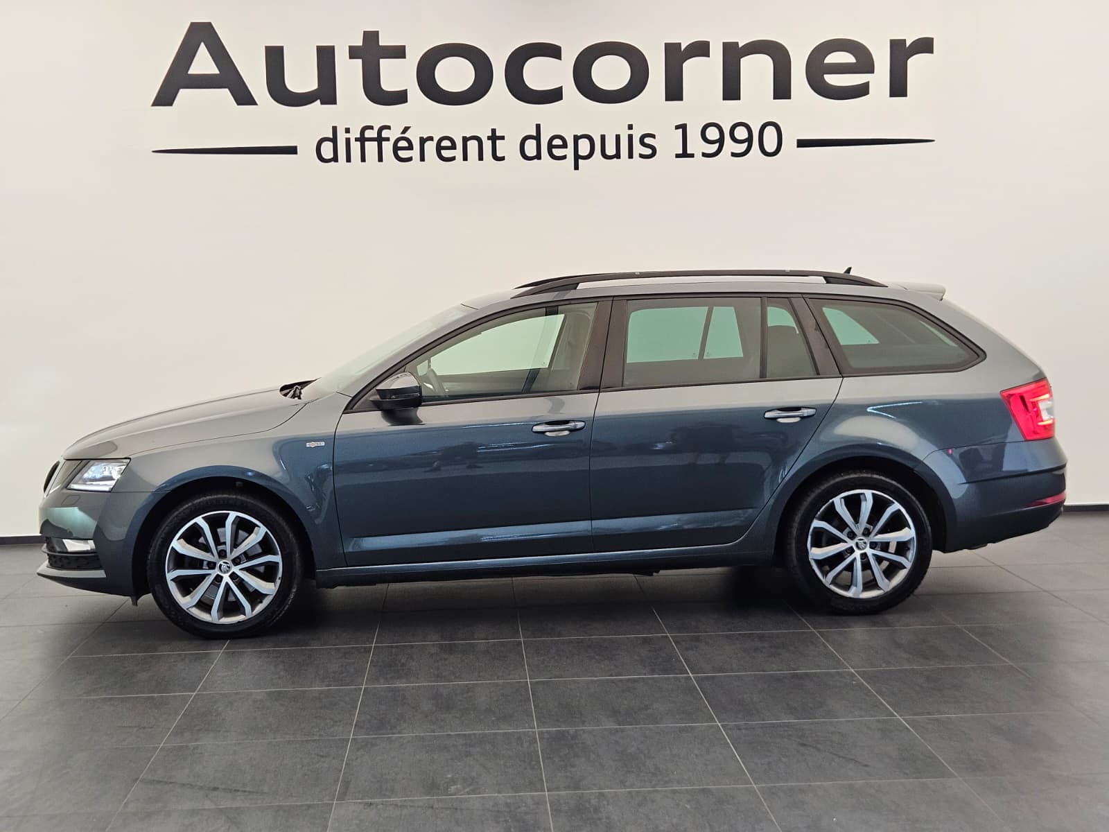 SKODA OCTAVIA - Image 2