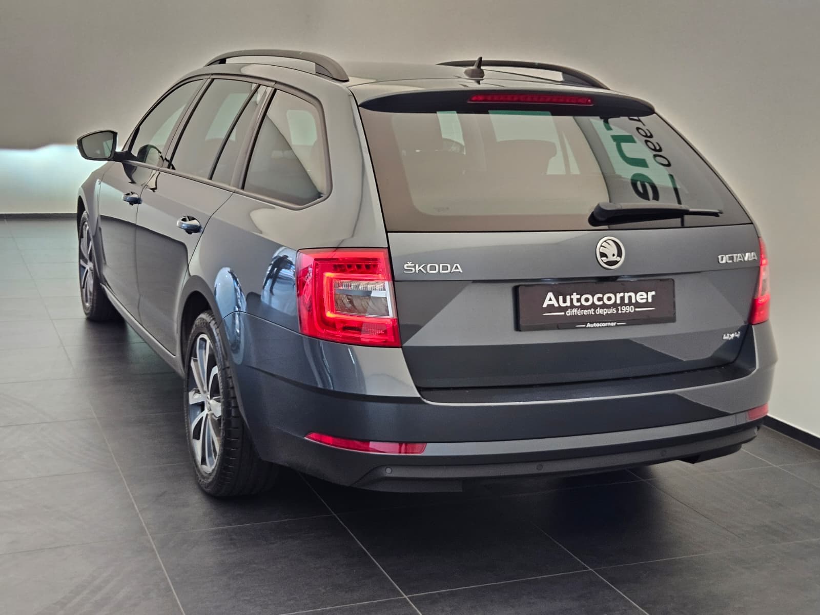 SKODA OCTAVIA - Image 9