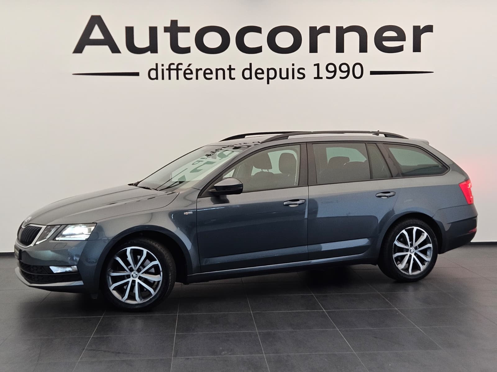 SKODA OCTAVIA - Image 1